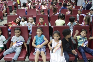 Biblioteca Legislativa recebe crianças para comemorar ‘Dia Nacional do Livro Infantil’