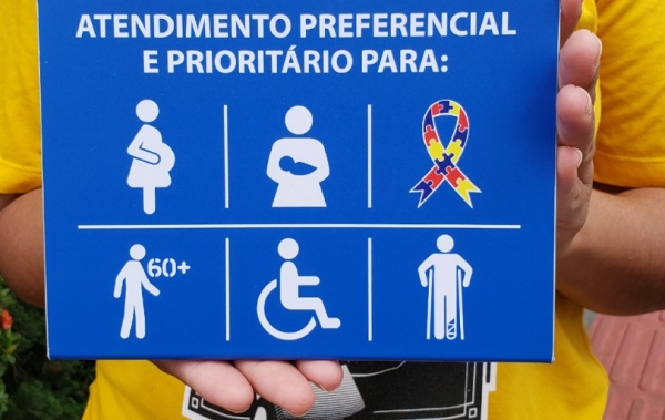 &quot;Esperar com Respeito&quot;: Câmara aprova projeto que amplia atendimento prioritário em Parauapebas