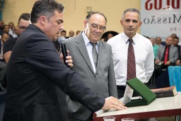 Pastor Fenelon Sobrinho é homenageado pela Câmara Municipal