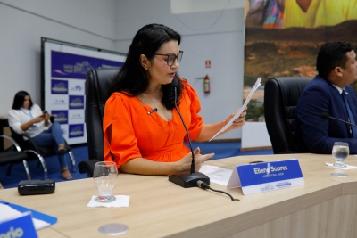 Eliene Soares apresenta projetos voltados para segurança da mulher no transporte e direitos de pacientes