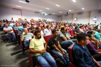 Sessão de reabertura dos trabalhos legislativos é marcada por debates sobre as eleições