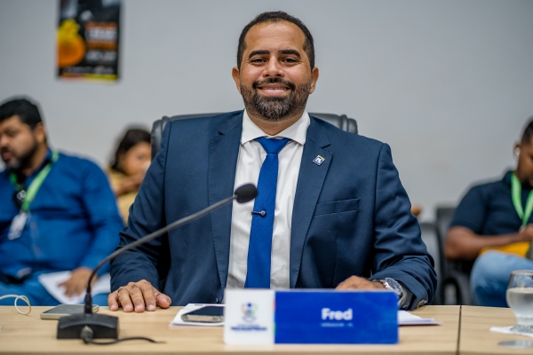 Vereador Fred Sanção apresenta indicações voltadas à agricultura, educação e transparência em Parauapebas