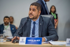 Programa de cuidado para pessoas com Alzheimer e outras demências é proposto por Laécio da ACT