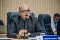 Michel Carteiro solicita melhorias na iluminação pública e escola de tempo integral