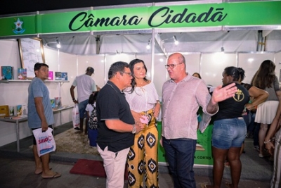 Câmara Municipal leva Biblioteca Legislativa para Praça de Eventos