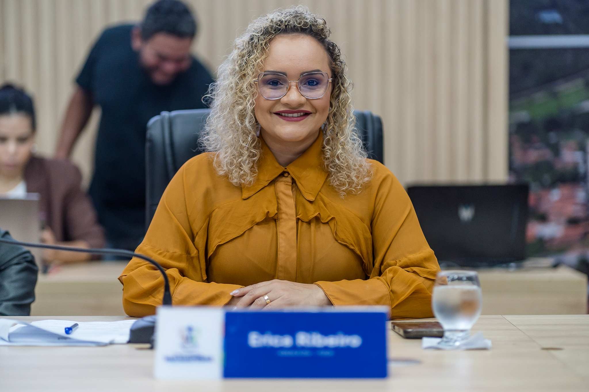 IErica Ribeiro indica construção de ponto de apoio para trabalhadores de carga e cobra informações sobre remanejamento orçamentário