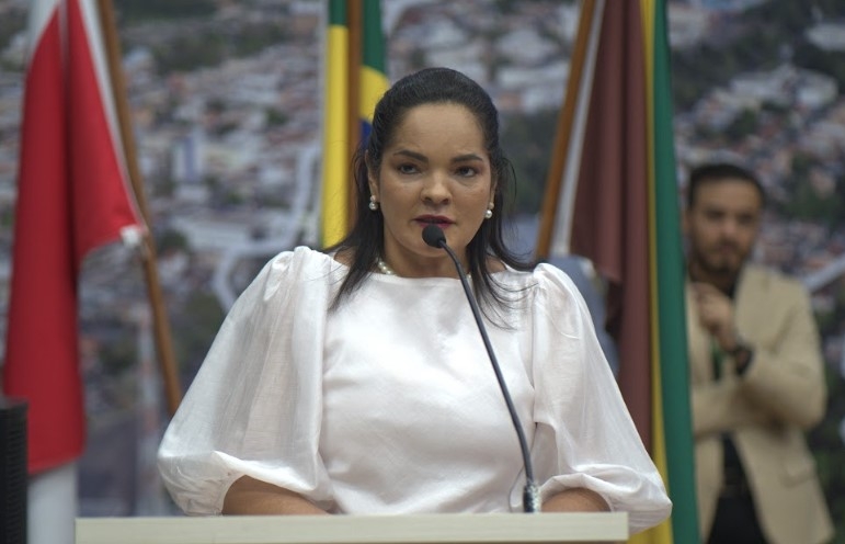 IMaquivalda Barros solicita medidas para garantir segurança viária e cobra informações sobre exoneração de comissionados