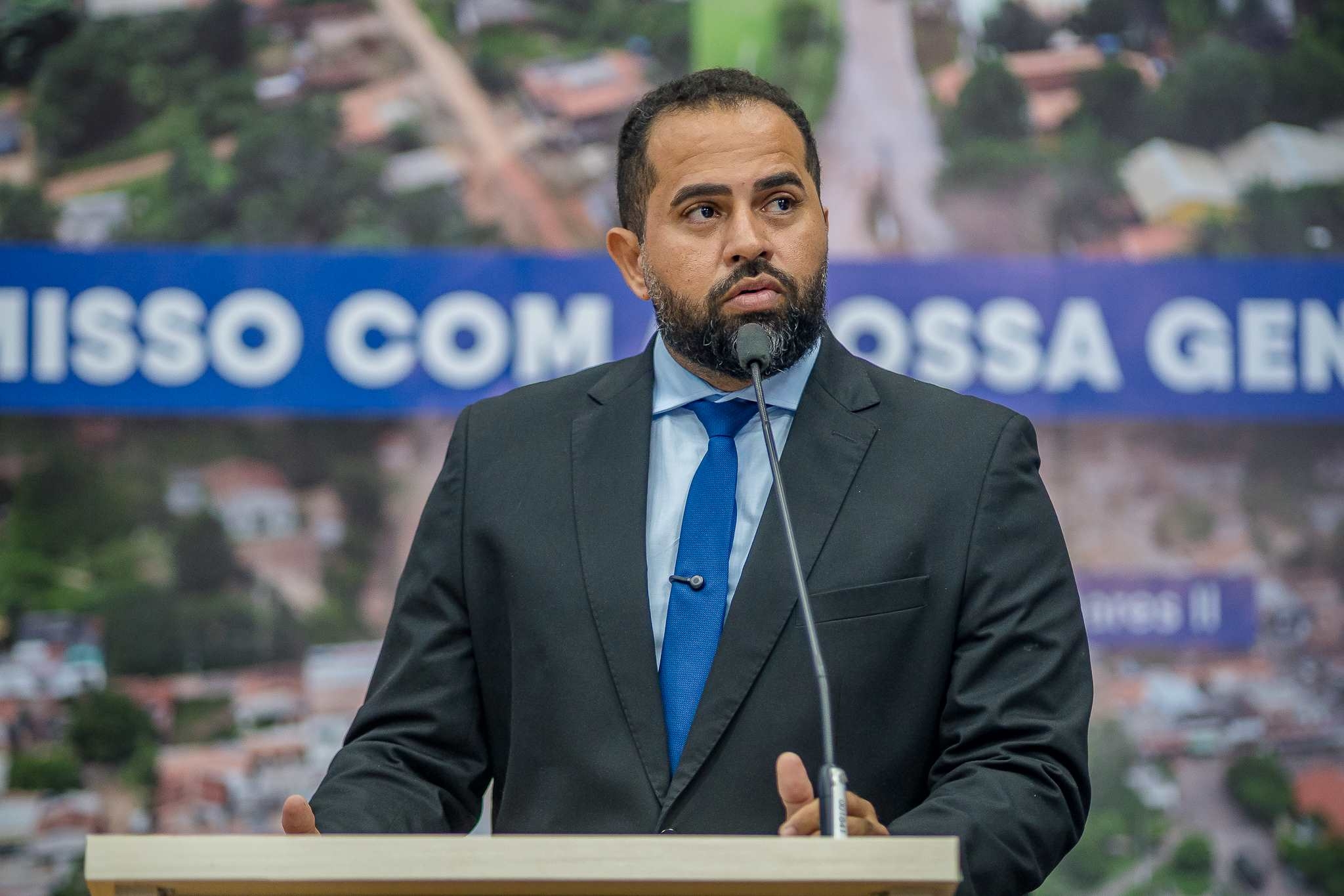 IFred Sanção pede cronograma de água para o Bairro São Lucas, reparos de vias abertas pelo SAAEP e cobra informações sobre ações da Seden