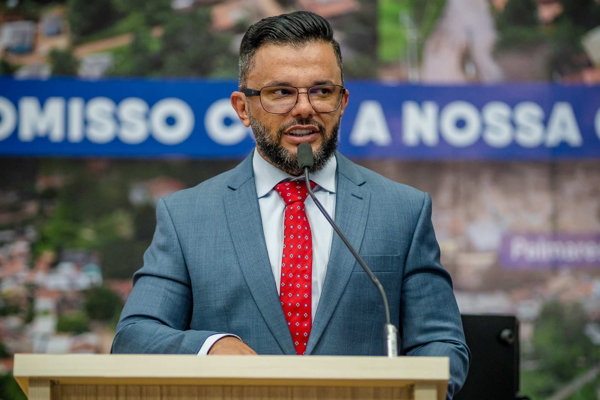 ILéo Márcio propõe criação de Vara da Infância em Parauapebas e cobra pavimentação de vias dos bairros Cidade Jardim e Parque dos Carajás